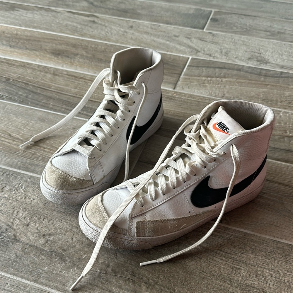 Nike high top sneakers~blazers